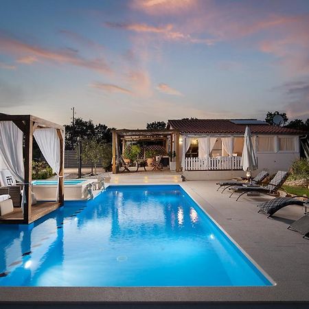 Holiday House Bilos Vodnjan Luaran gambar