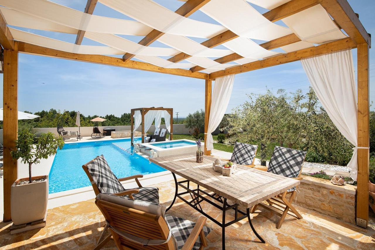 Holiday House Bilos Vodnjan Luaran gambar