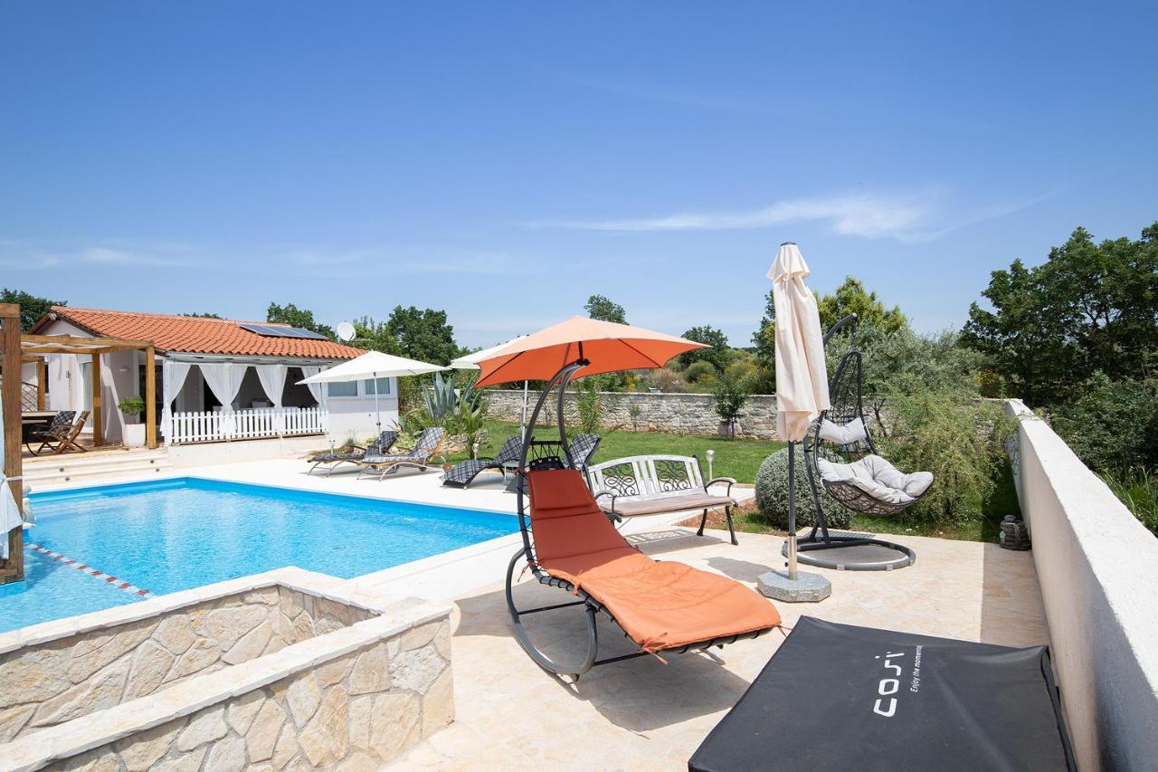 Holiday House Bilos Vodnjan Luaran gambar