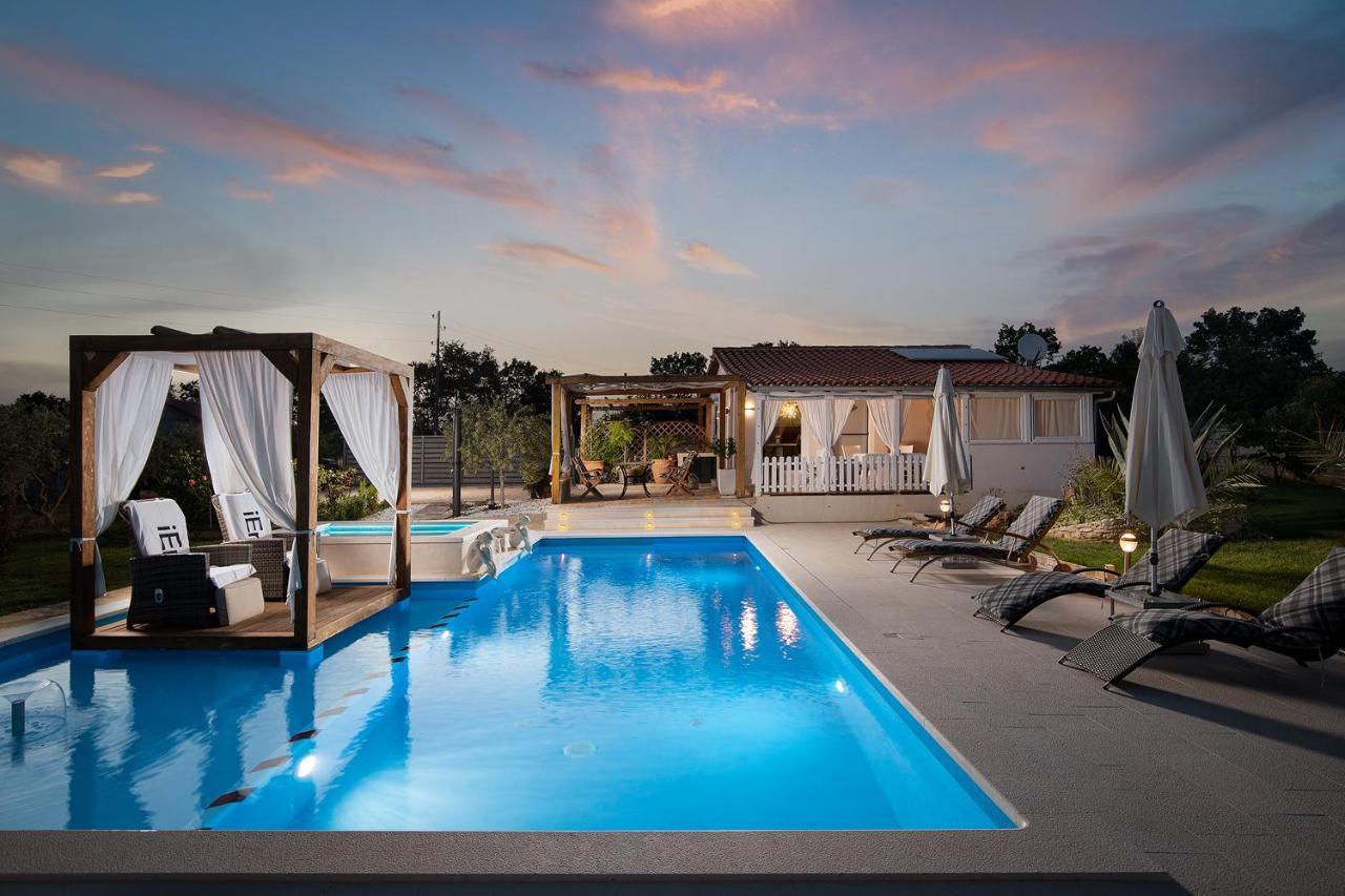 Holiday House Bilos Vodnjan Luaran gambar