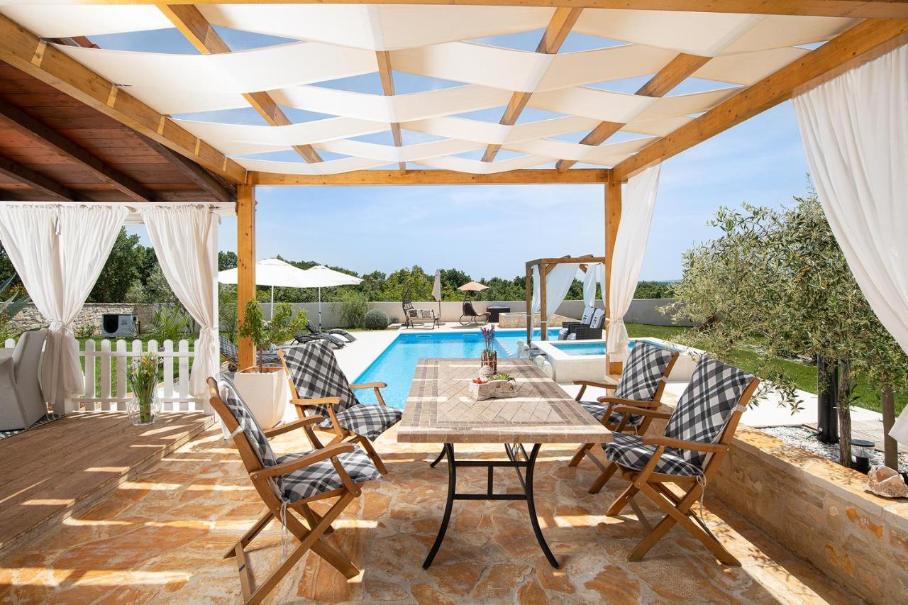 Holiday House Bilos Vodnjan Luaran gambar