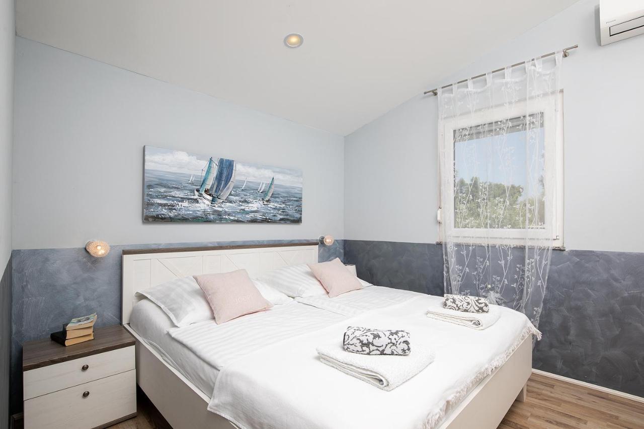 Holiday House Bilos Vodnjan Luaran gambar