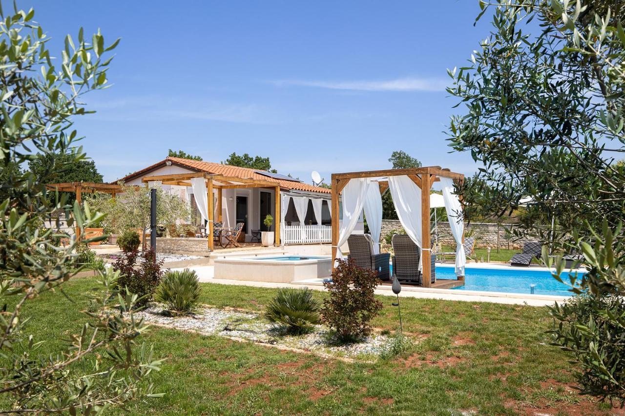 Holiday House Bilos Vodnjan Luaran gambar