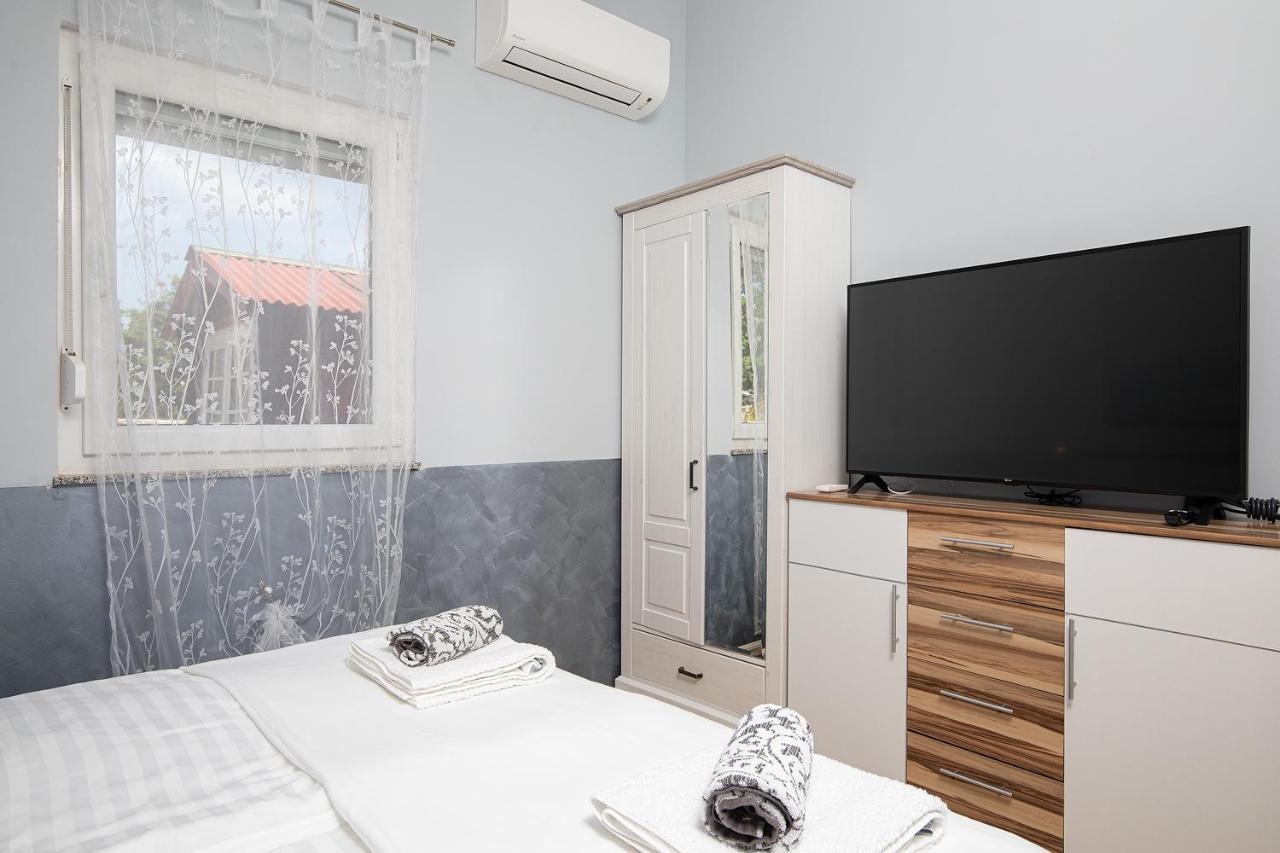 Holiday House Bilos Vodnjan Luaran gambar