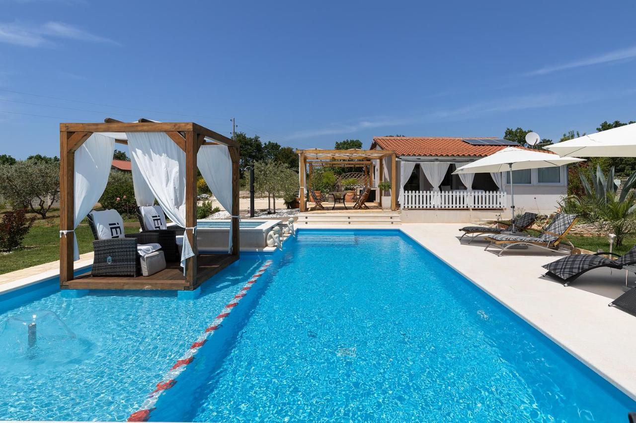 Holiday House Bilos Vodnjan Luaran gambar
