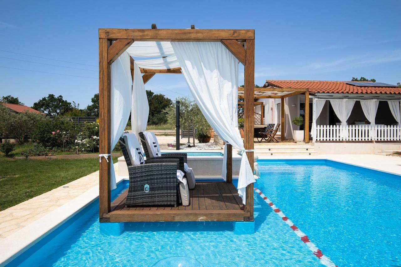 Holiday House Bilos Vodnjan Luaran gambar